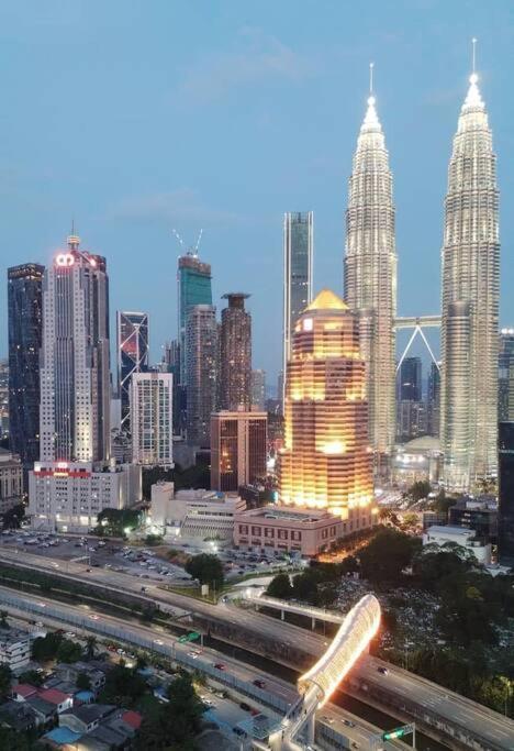 吉隆坡Legasi At Kampong Bahru With Full Kl View, 10Min Walk Train Station & Klcc公寓 外观 照片